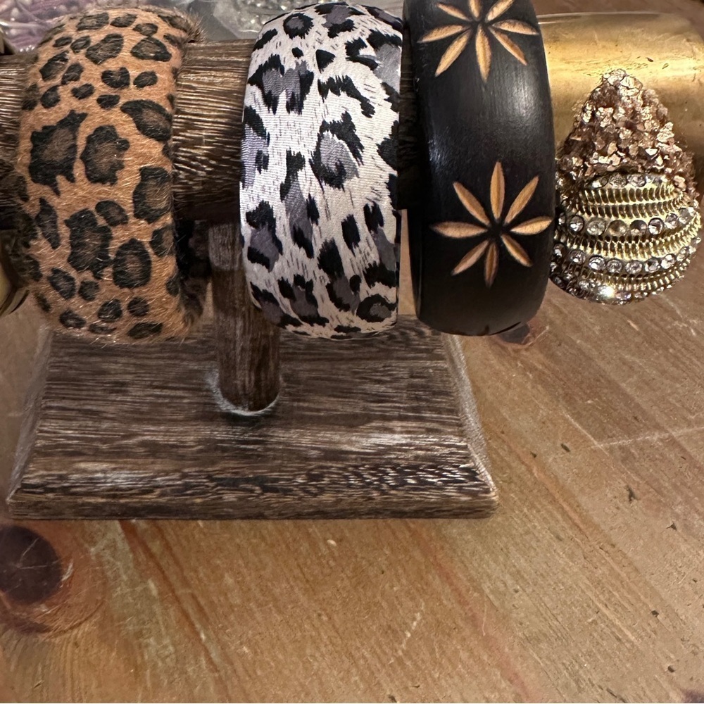 Leopard Cheetah Animal Print Wooden Black Bangle Gold Cuff Bracelet Set Costume - Picture 1 of 9